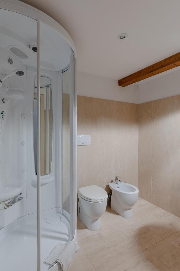 Torre Capranica Aparthotel โรม ภายนอก รูปภาพ